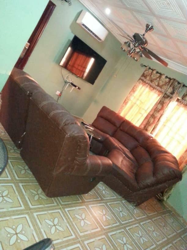 קומסי Gya-Son Royal Guest House מראה חיצוני תמונה