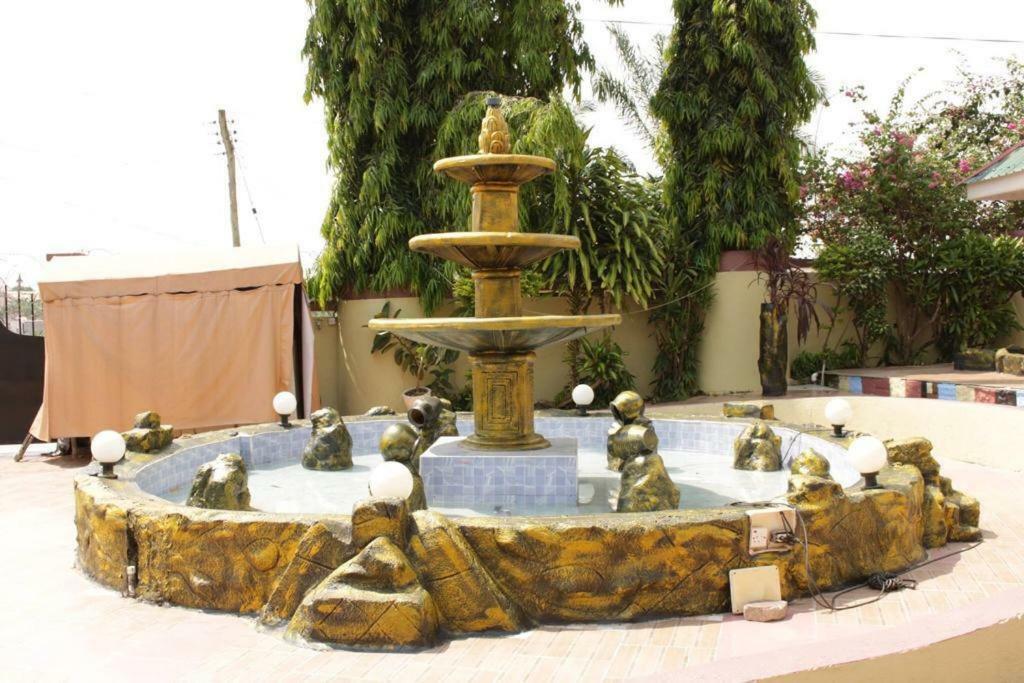 קומסי Gya-Son Royal Guest House מראה חיצוני תמונה